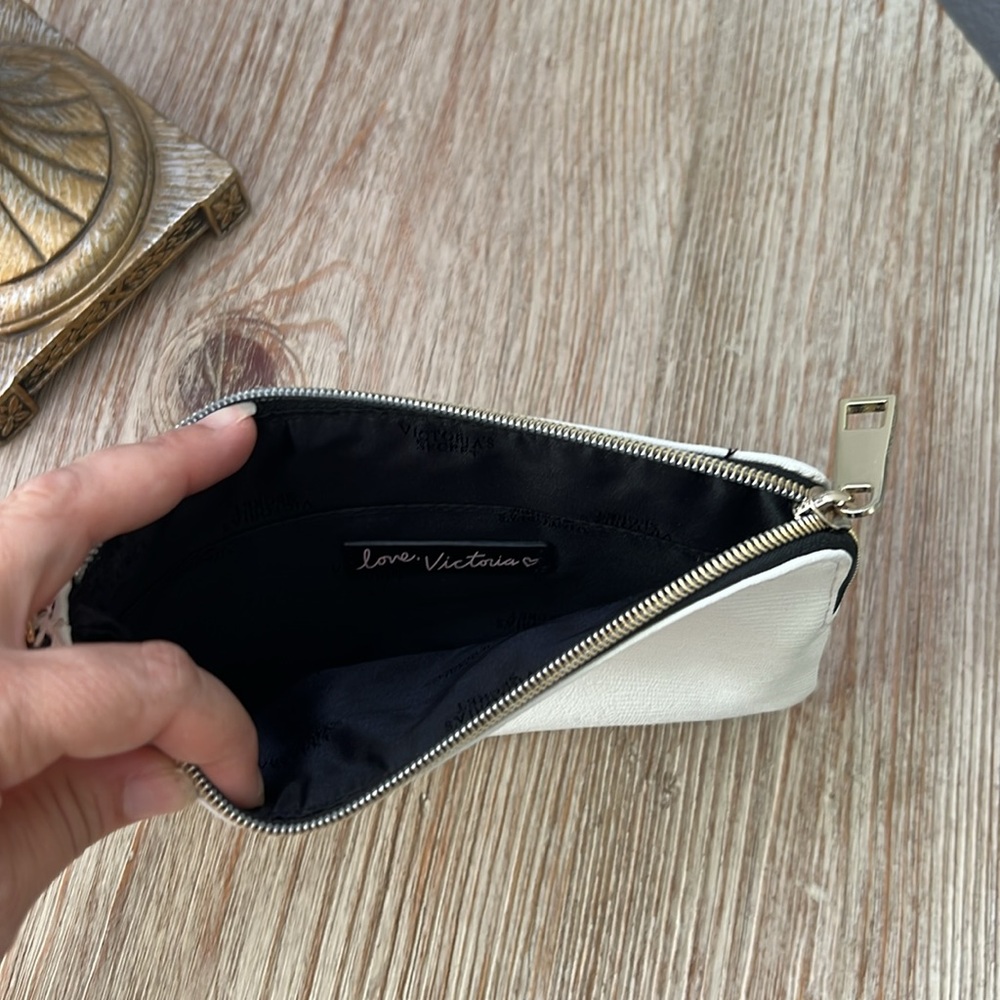 Victoria’s Secret wristlet - Picture 4 of 5